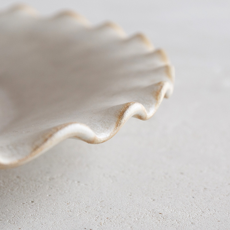 磁器のふち波プレート