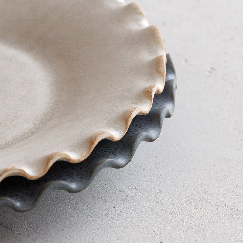 磁器のふち波プレート