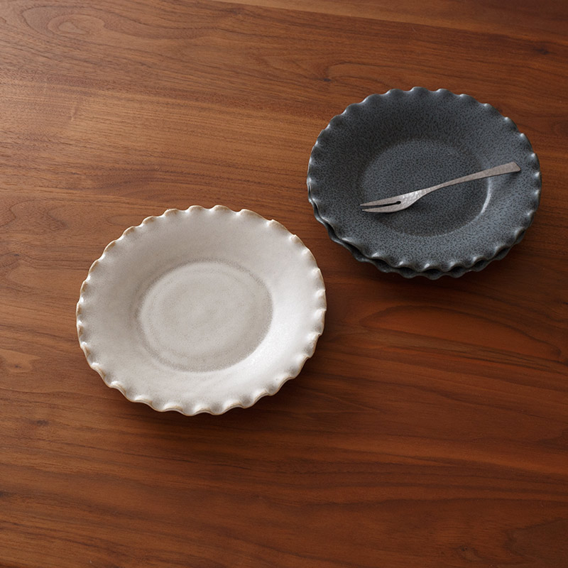 磁器のふち波プレート