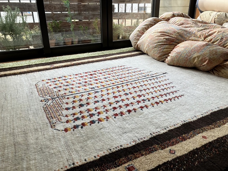 アートギャッベ(179x142cm)の施工例