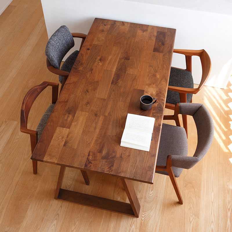 端材を使ったモザイクダイニングテーブル