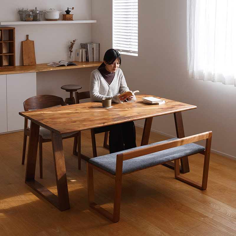 端材を使ったモザイクダイニングテーブル