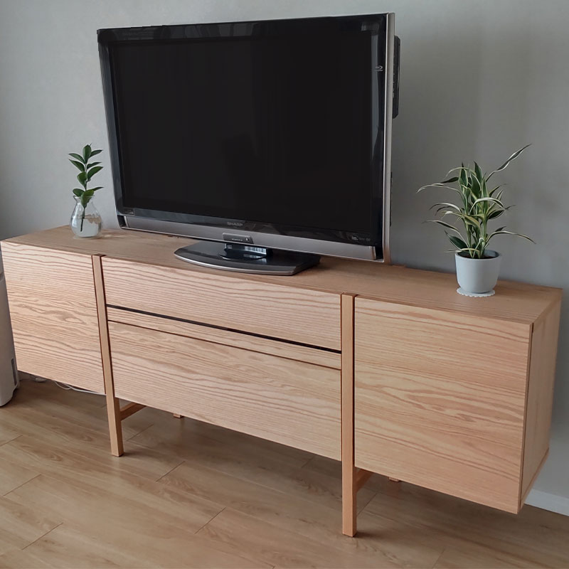 壁掛けテレビにも対応できるハイボード