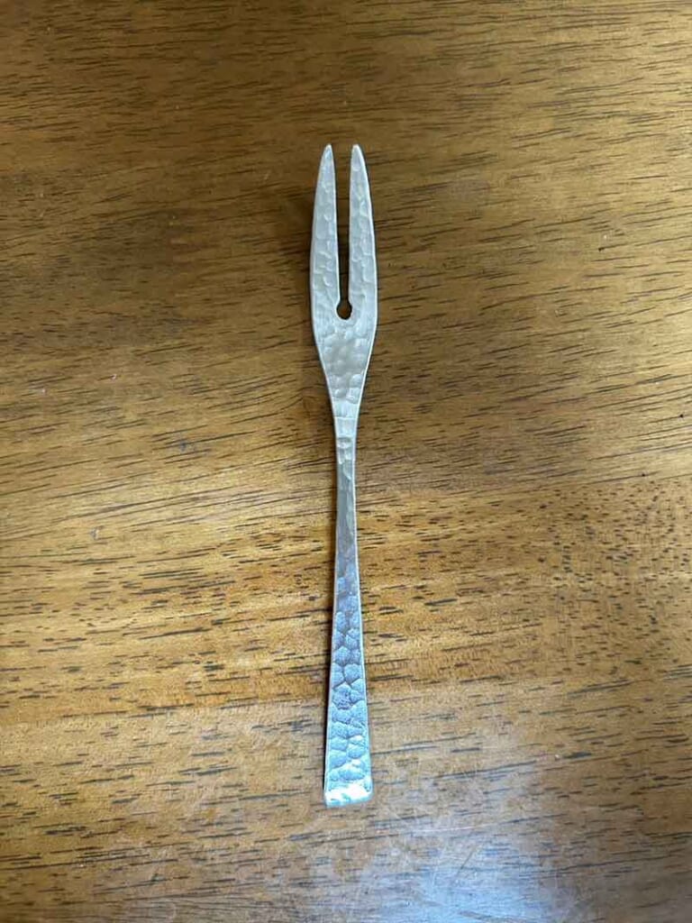 シルバーカトラリー 槌目模様