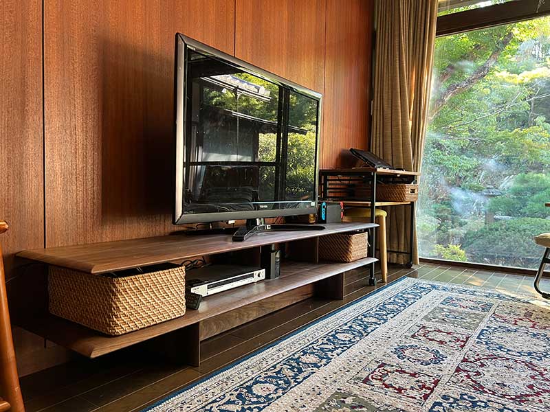 総無垢材のオープンテレビボード