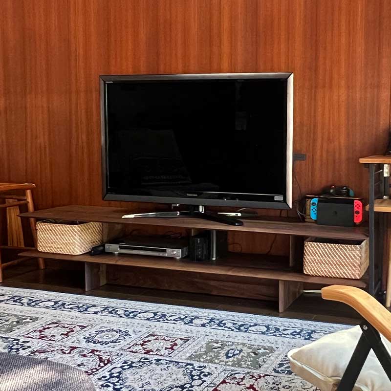 総無垢材のオープンテレビボード