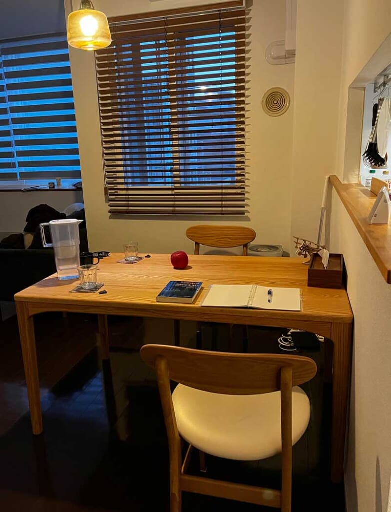 アーチレッグダイニングテーブル