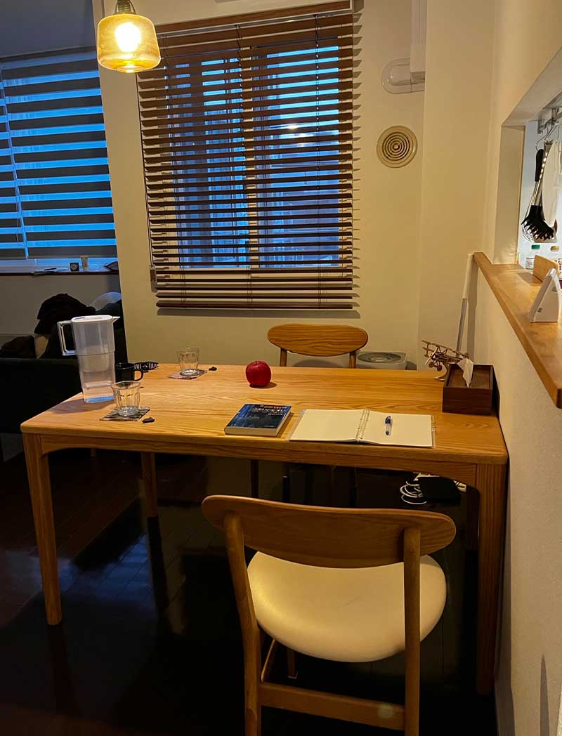 アーチレッグダイニングテーブル