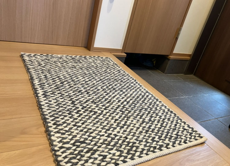 WW MIX amiamiシリーズ 玄関マット 天然素材ウールのおしゃれなラグマット / ダークグレー＆ホワイト / WW54AE
