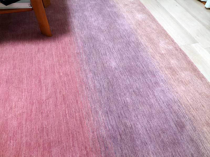 [ハグみじゅうたん@] てざわりハーモニーシリーズ 天然ウールを手仕事で織り上げたカラフル風水ラグ / アムレット (パープル) / ER6302