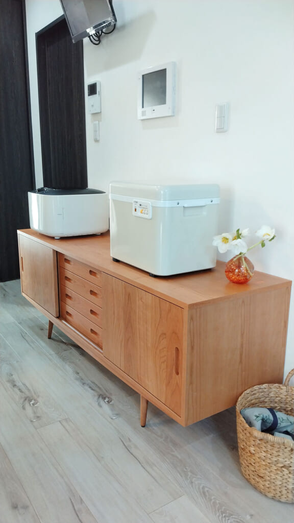 ダイニングでも使えるハイボード LoVI ブラックチェリー