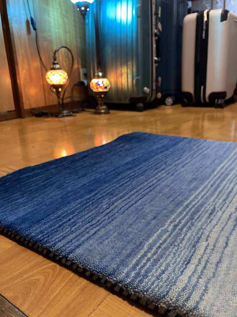 リーズナブルウールラグ 厚手のリーズナブルウール玄関マット グラデーションデザイン [ブルー(青) マット / ER6203BLE]