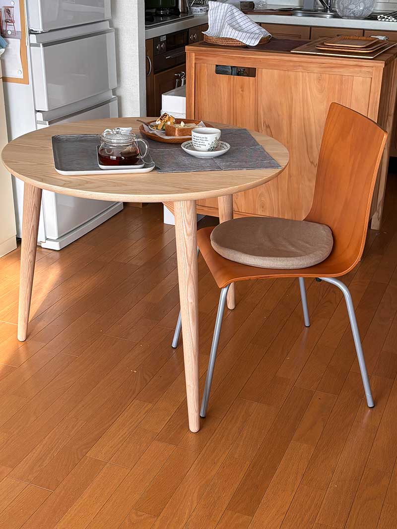 3本脚の丸テーブル(ダイニング/無垢材） 直径85/95