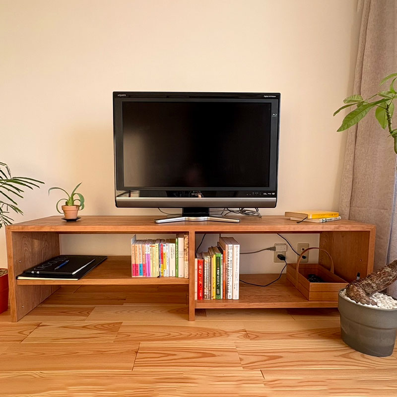 本棚やベンチにもなるオープンテレビボード