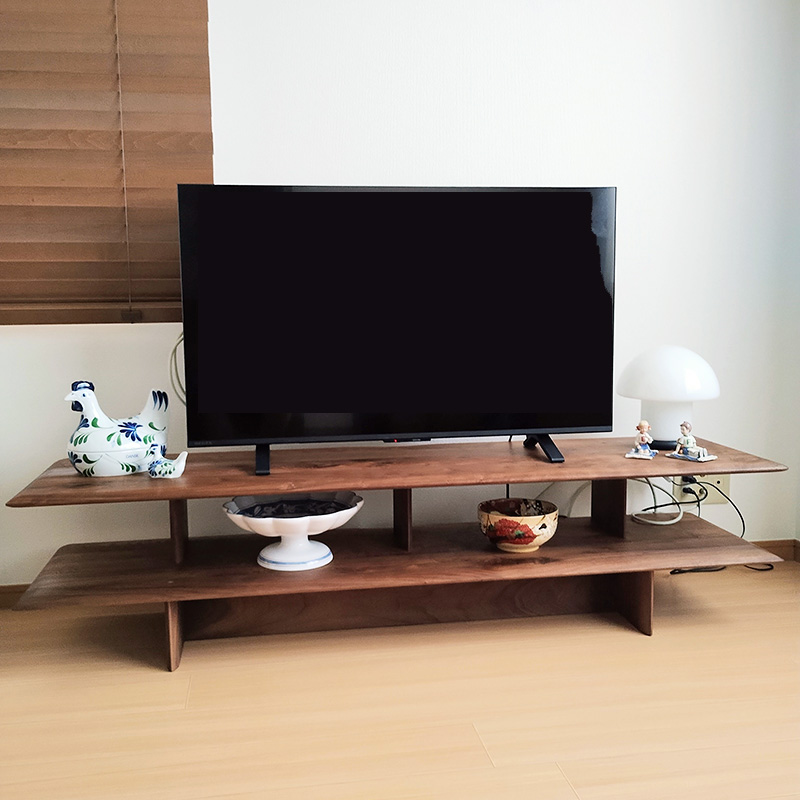 総無垢材のオープンテレビボード