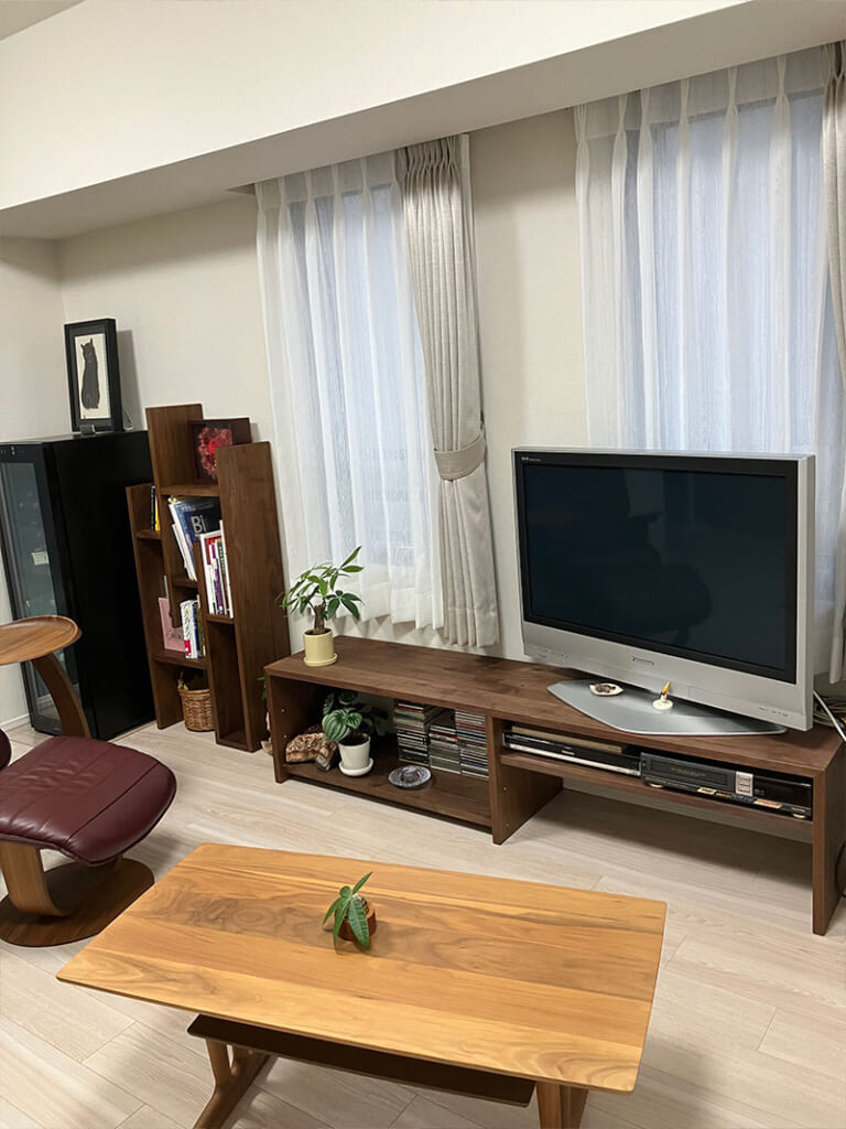 本棚やベンチにもなるオープンテレビボード/オーク材