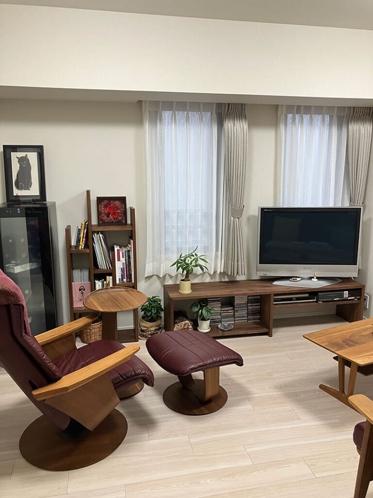 本棚やベンチにもなるオープンテレビボード/オーク材
